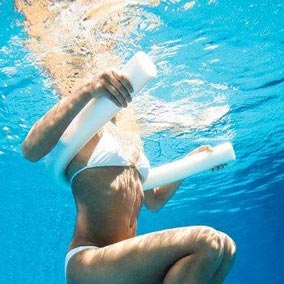 Аквааэробика для беременных – это целый комплекс разнообразных упражнений, а не просто плавание.